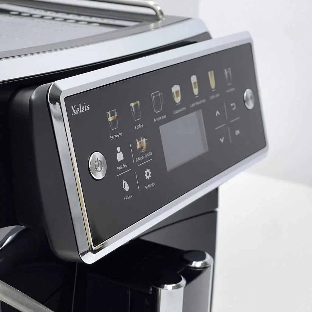 Кофемашина Б/У Saeco Xelsis SM7580 купить по цене 15660 грн | ROOV