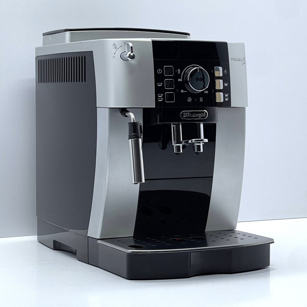 kavomashyna-delonghi-magnifica-s-silver-vidnovlena