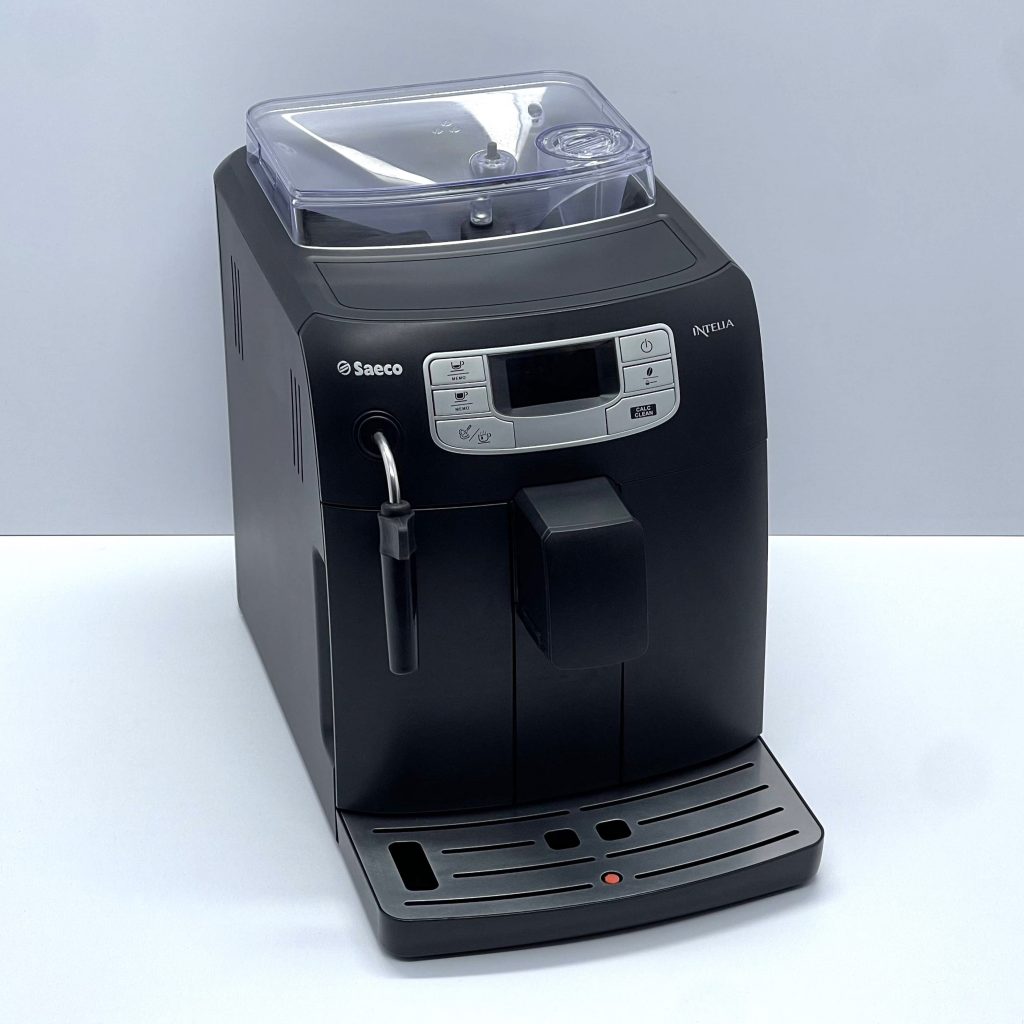 kavomashyna-saeco-intelia-black-vidnovlena