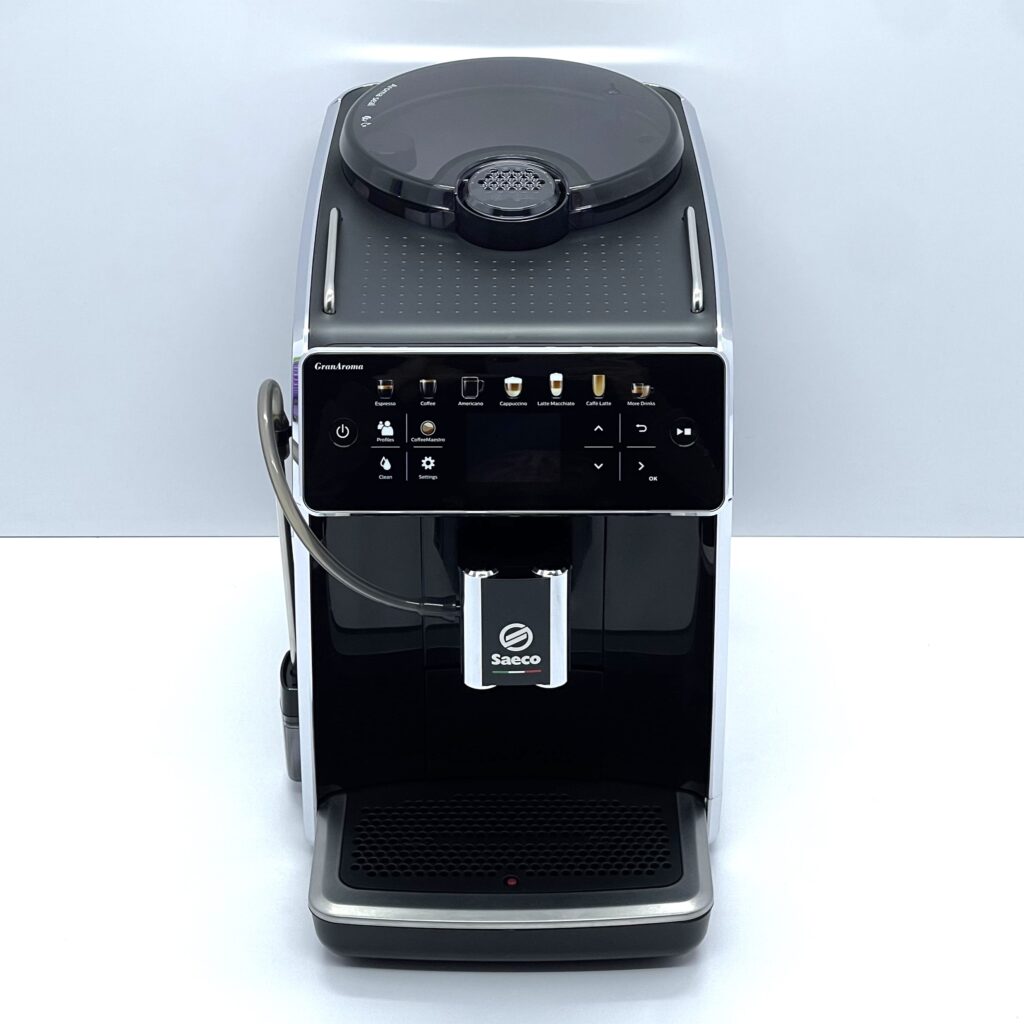 kavomashyna-b-v-saeco-granaroma-black