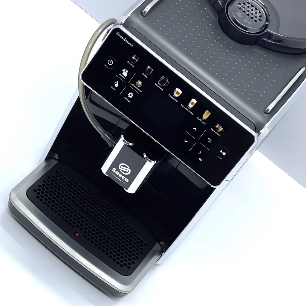 kavomashyna-b-v-saeco-granaroma-black