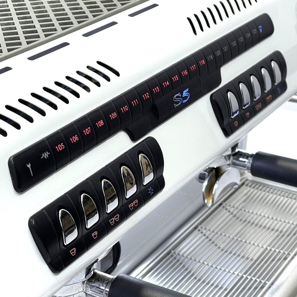 profesijna-kavomashyna-b-v-la-spaziale-s5-a2-white-vidnovlena