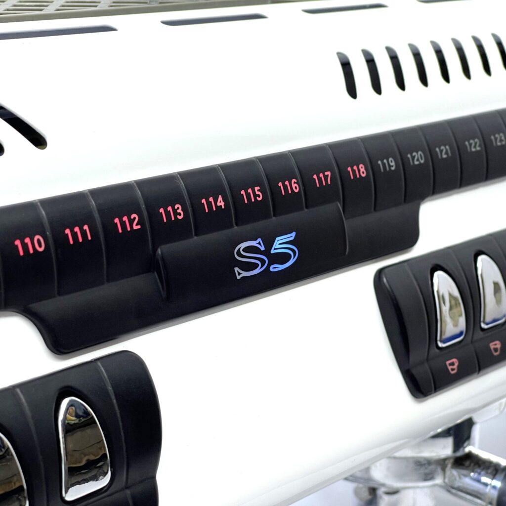 profesijna-kavomashyna-b-v-la-spaziale-s5-a2-white-vidnovlena